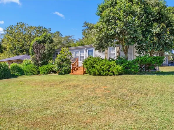 1911 Tucker St, Burlington, NC 27215