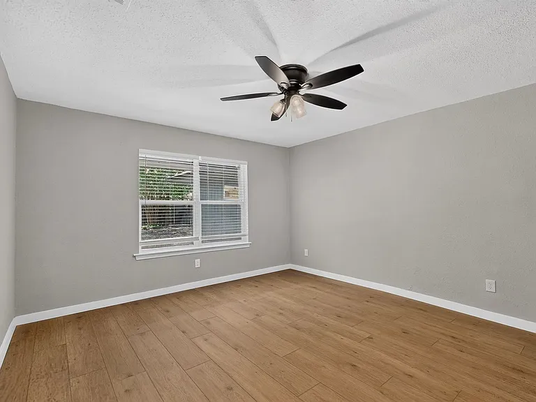 2308 Chamberlain Dr — Photo 27