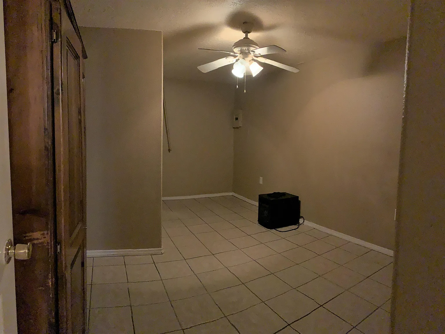 1612 Axtell Apt B - Apt B — Photo 4