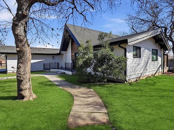 3rd image of 508 Sherwood Forest Drive