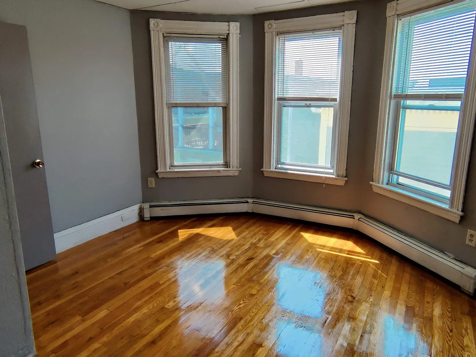 1 bed, 9999 sqft, $1,300 — Photo 3