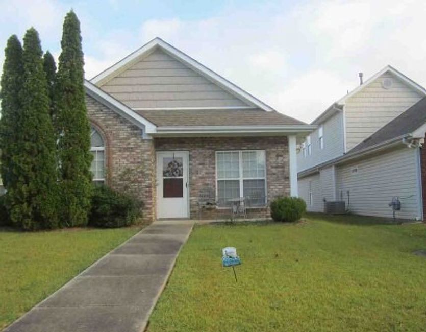 1st image of 2111 Village Ln