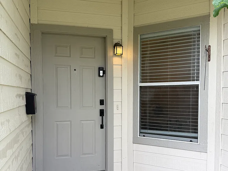 2827 Southampton Way #B — Photo 2