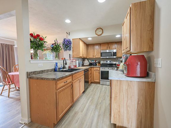 3rd image of 813 Rampart Dr