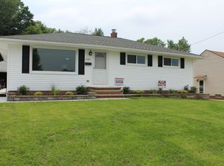 2382 Stanford Dr, Wickliffe, OH 44092