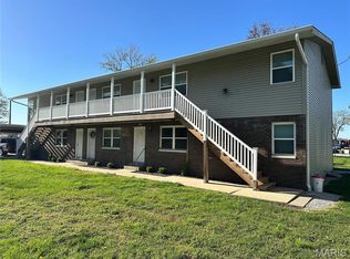 1060 N Walnut St, Breese, IL