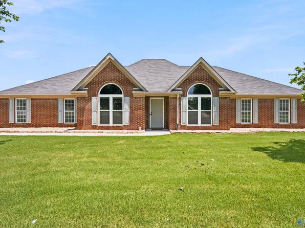 99 Manor House Dr, Huntsville, AL 35811