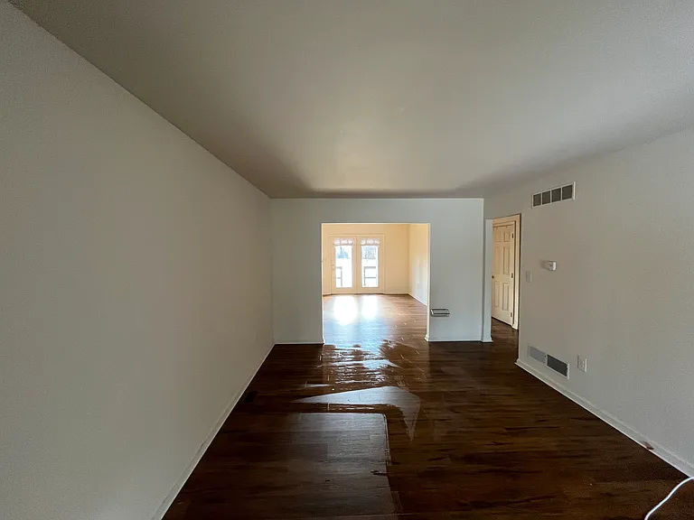 5637 Grace Ave — Photo 12