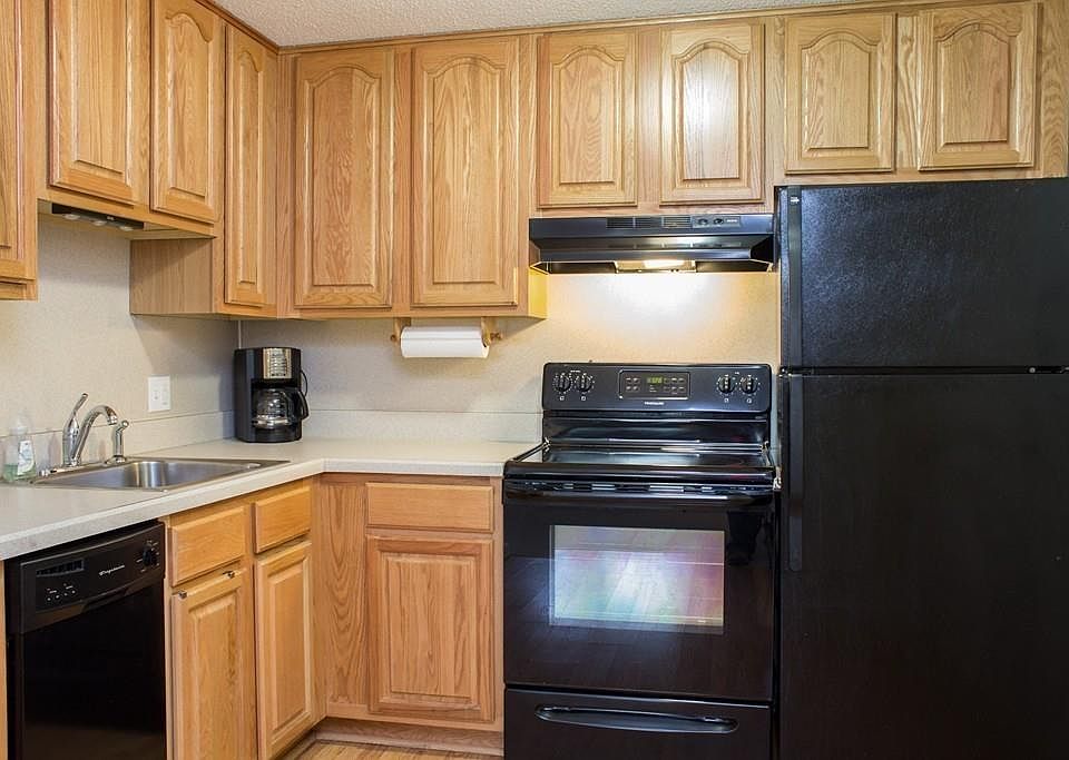 1st image of 131 Creek St APT 8