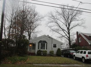 72 N Vivyen St, Bergenfield, NJ 07621