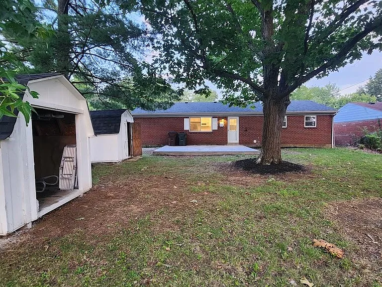 10913 Maplehill Dr — Photo 23