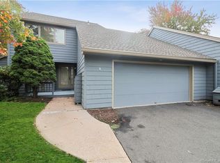 8 Ironwood Ln UNIT 8, West Hartford, CT 06117