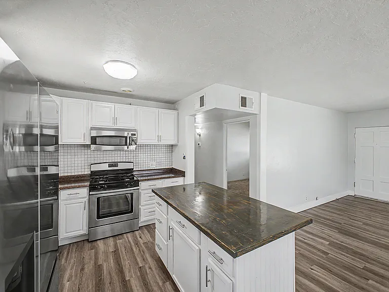 1638 E Williams St — Photo 9