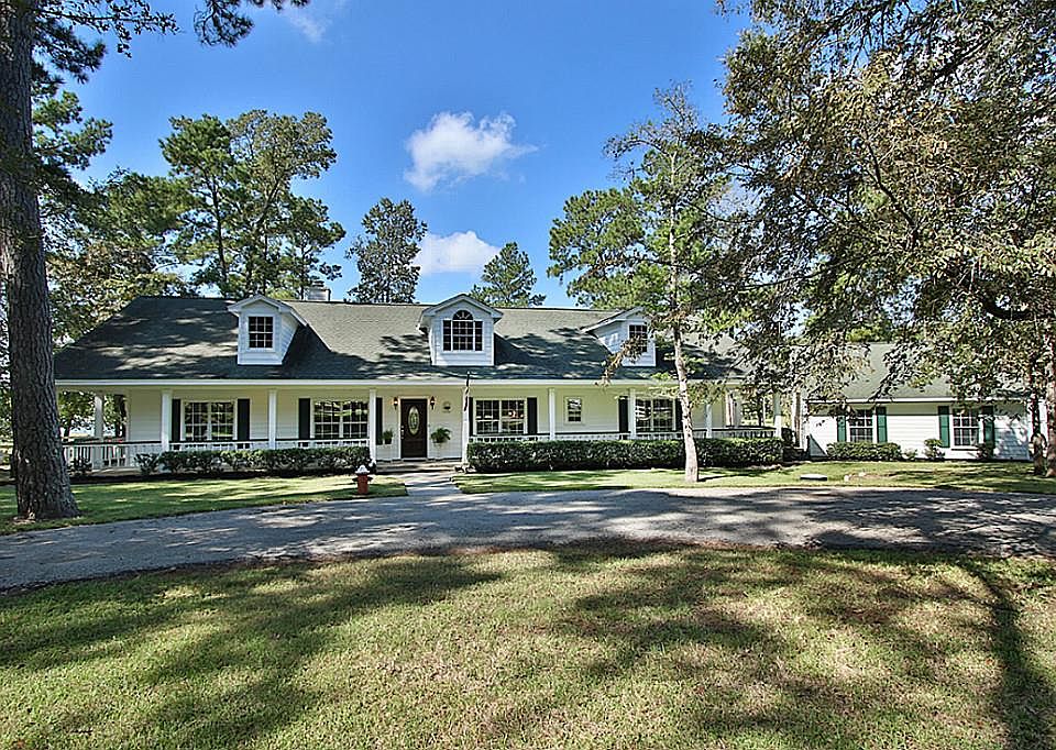 1st image of 19611 Country Lake Dr