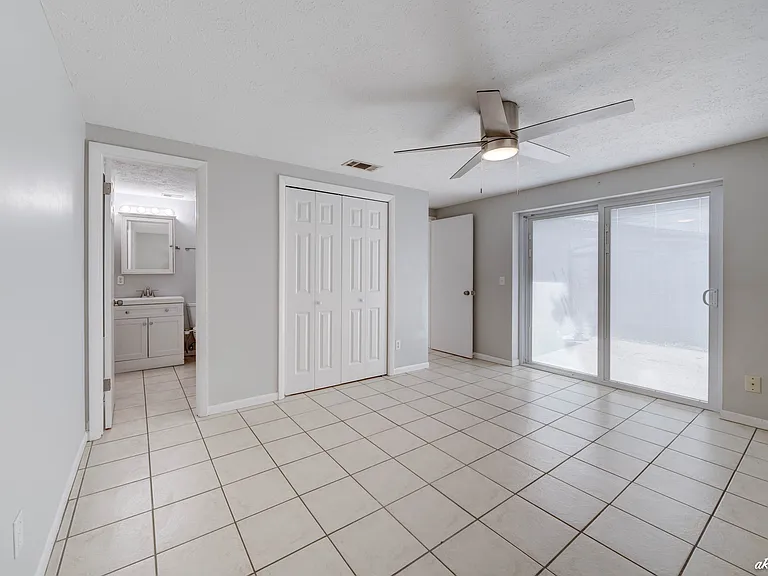 1125 Bradley Cir — Photo 9