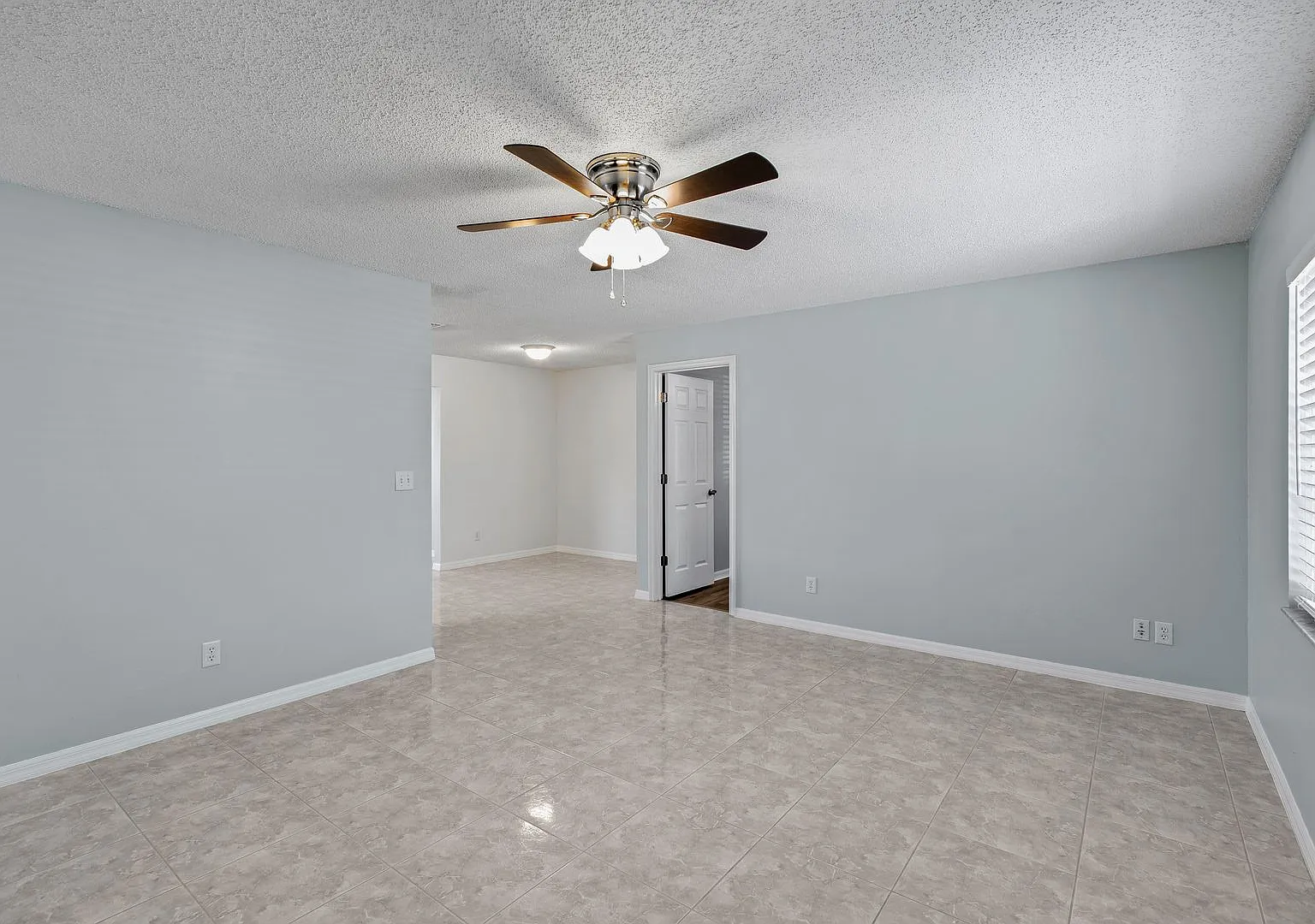3-Bed, 2-Bath Single Family Home Near Mt Dora Area — Photo 2
