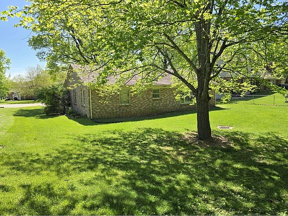5th image of 161 Milwood Dr