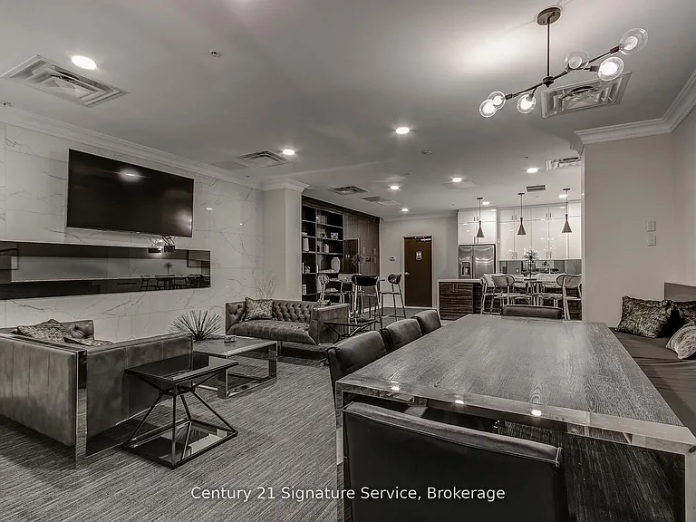 118 King St E #LPH16 — Photo 29