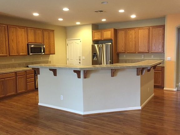 4th image of 1711 Belvedere Way