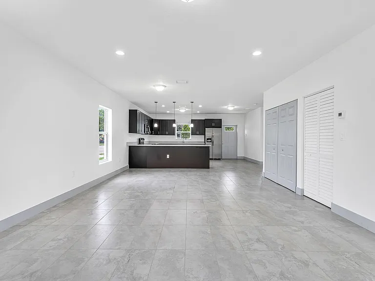 2360 NW 14th St — Photo 7