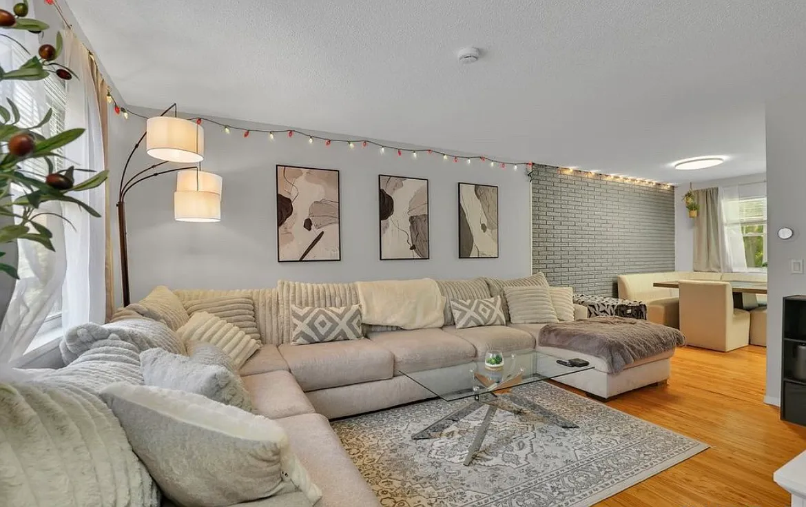 2 bed, 1.5 bath, 828 sqft, $2,250 — Photo 3