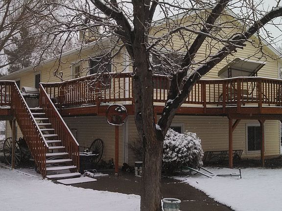 Backyard & wrap around deck