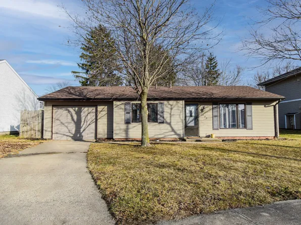 1202 N Nixon Dr, Pontiac, IL 61764