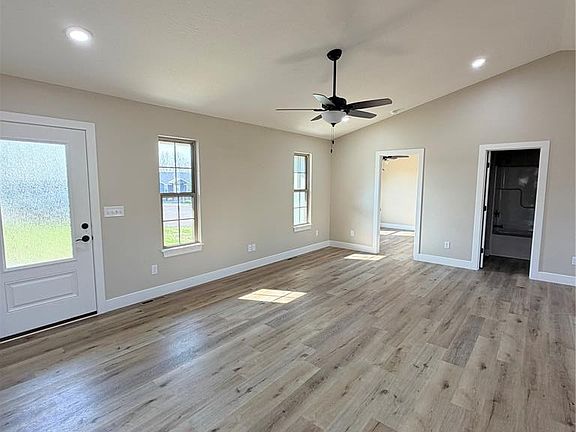 2nd image of 406 Breckenridge Dr