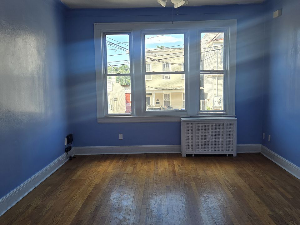 1st image of 111 Hague St