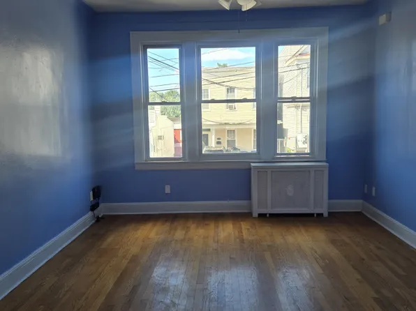 111 Hague St, Jersey City, NJ 07307