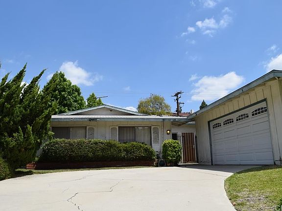 3rd image of 2312 Cuatro Dr