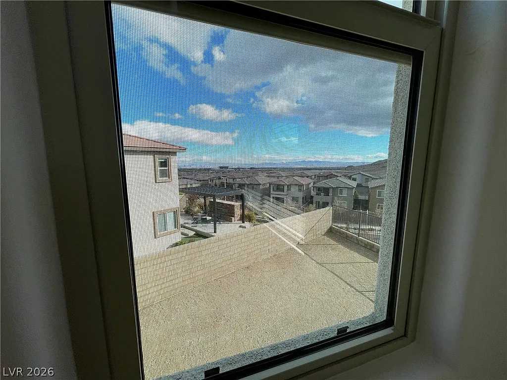 3 bed, 2.5 bath, 1835 sqft, $3,195 — Photo 4