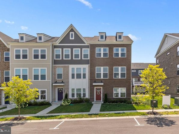 6882 Barrowfield Pl
