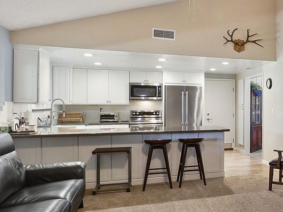 3rd image of 9408 Magos Road
