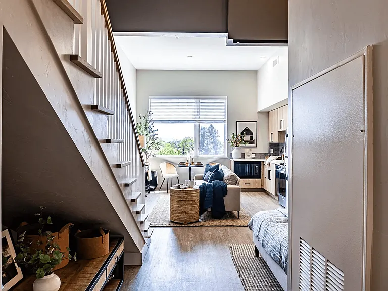 Ruby Penthouse (Studio)