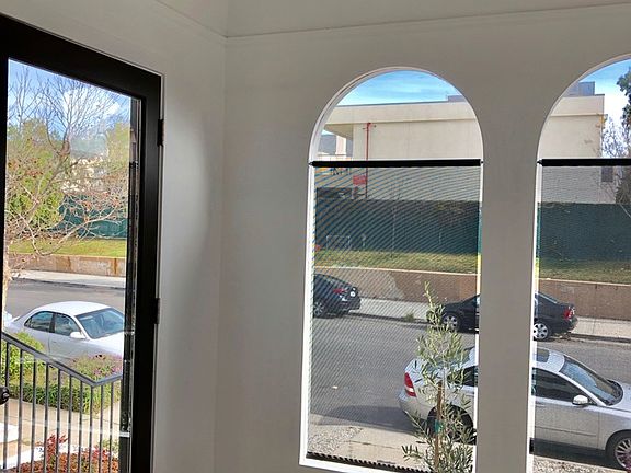 5th image of 453 N Norton Ave