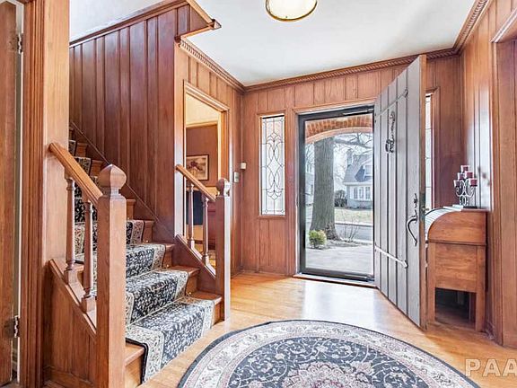 3rd image of 317 W Hollyridge Cir