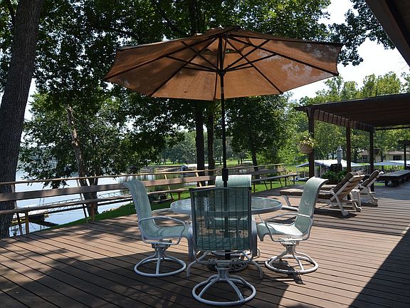 Spectacular views of Drowning Creek!