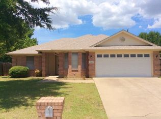 525 Arbor Ln, Burleson, TX 76028