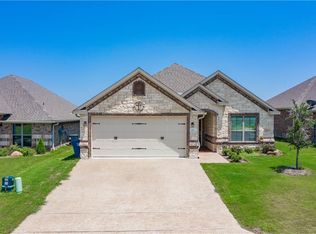 325 Nash Dr, Hewitt, TX 76643