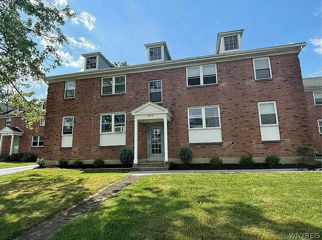 Snyder Apartments — Photo 1