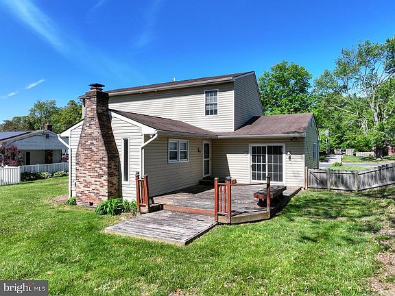 4th image of 217 Oak Dr