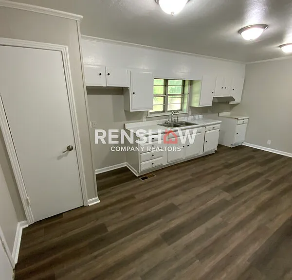 211 Cross St — Photo 2