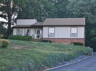 8255 Hunters Trl, Roanoke, VA 24019