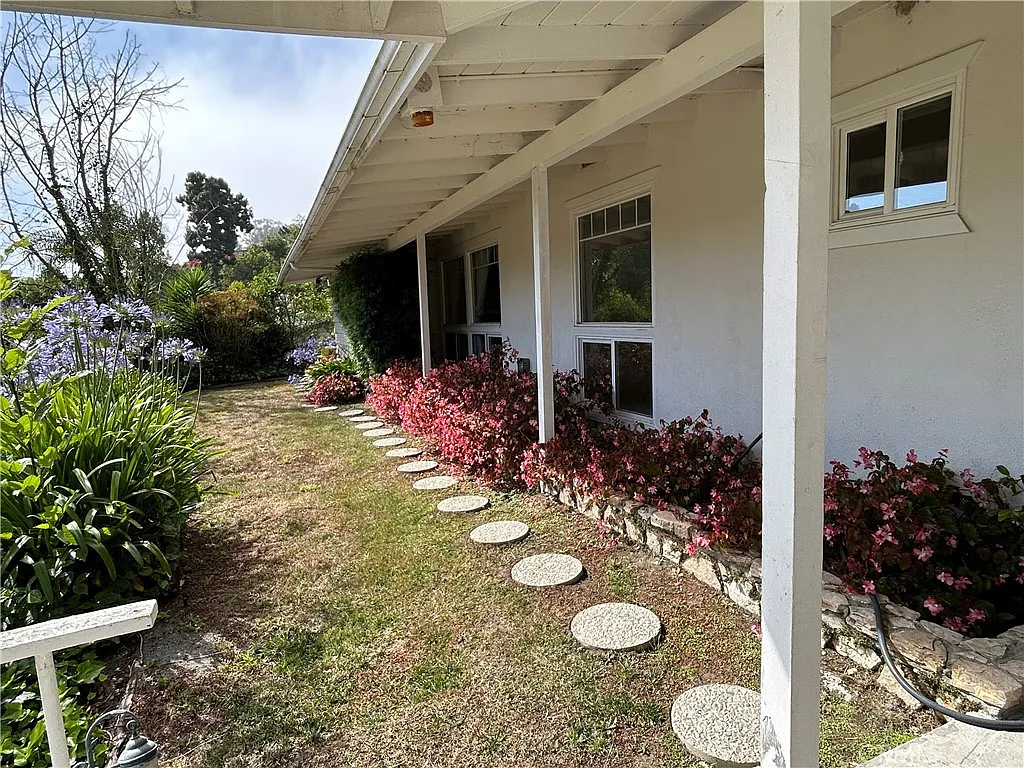 4 bed, 2346 sqft, $6,000 — Photo 4