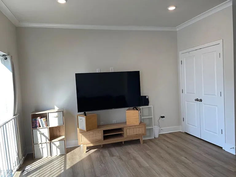 1235 Greylock Ln — Photo 7