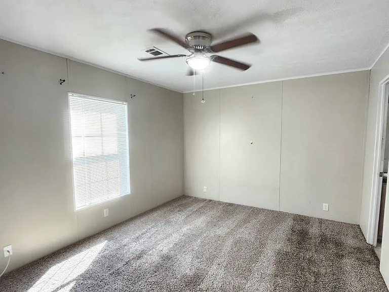 811 N D St — Photo 9