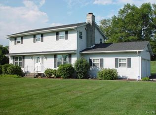 2196 Valley View Dr S, Saylorsburg, PA 18353