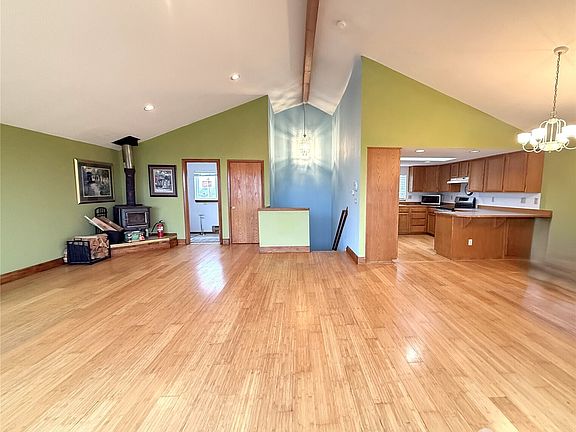 4th image of 1083 Ocean Shores Boulevard SW