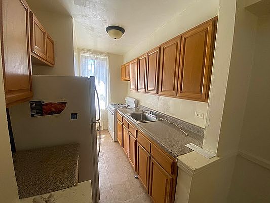 3rd image of 14050 Burden Cres APT 2C